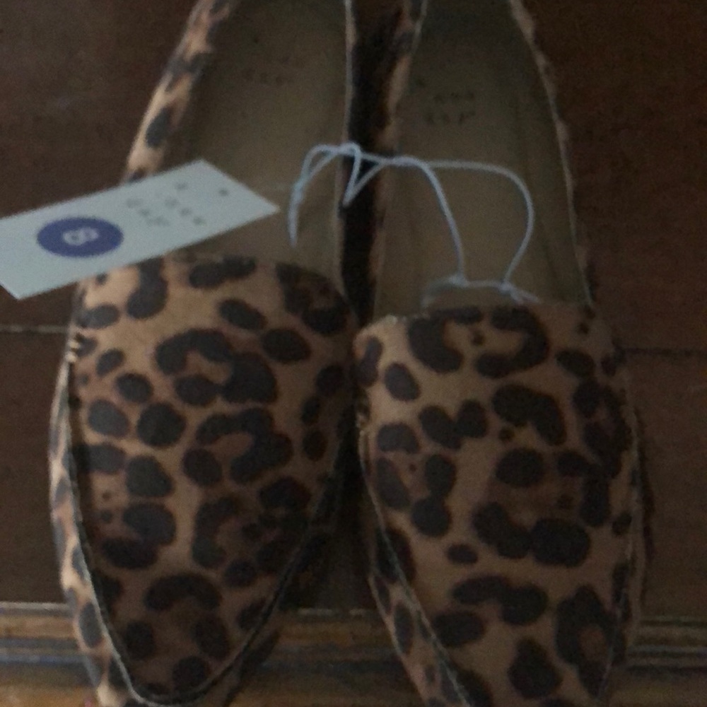 New with tags target leopard flats